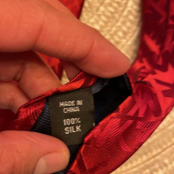 Michael Kors Designer Tie Pure Silk Sophistication - Picture 2 of 6